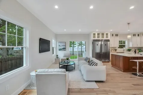 124 North Drive Massapequa NY 11758