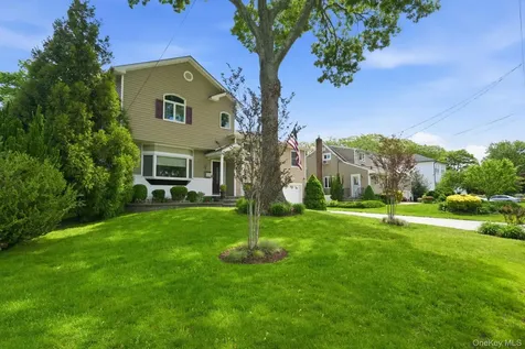 103 East Drive Massapequa NY 11758