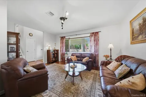 103 East Drive Massapequa NY 11758