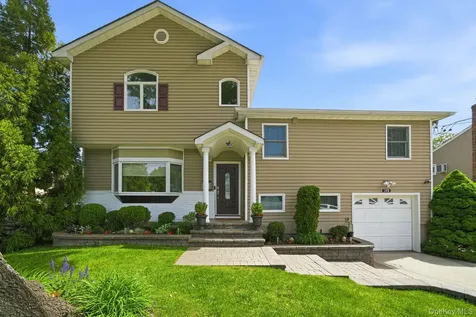 103 East Drive Massapequa NY 11758
