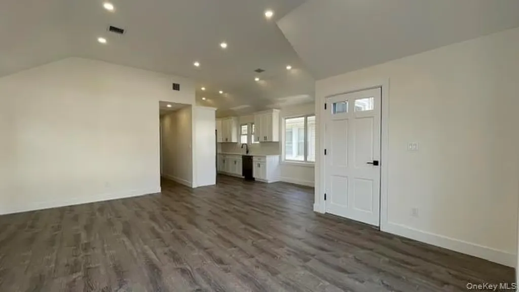 77 Connecticut Avenue Long Beach NY 11561