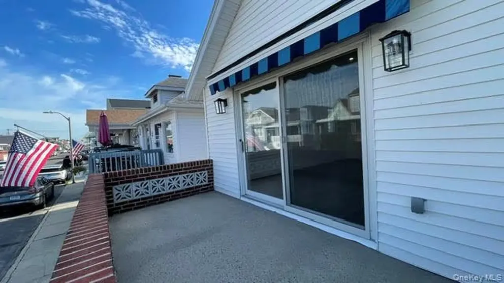 77 Connecticut Avenue Long Beach NY 11561