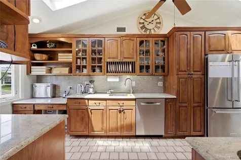 87 Laurel Drive Massapequa Park NY 11762