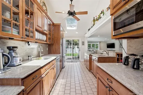 87 Laurel Drive Massapequa Park NY 11762