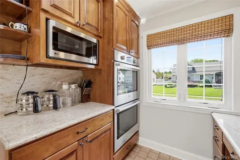 87 Laurel Drive Massapequa Park NY 11762