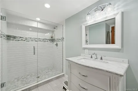 87 Laurel Drive Massapequa Park NY 11762
