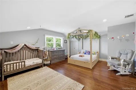 87 Laurel Drive Massapequa Park NY 11762