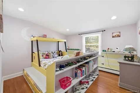 87 Laurel Drive Massapequa Park NY 11762