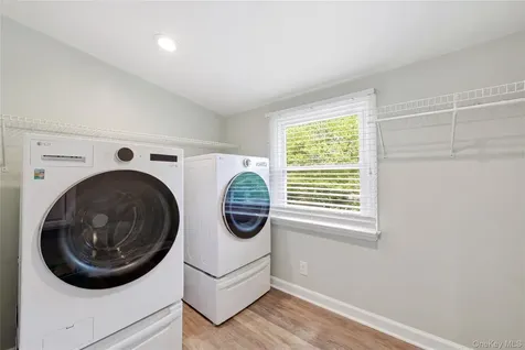 87 Laurel Drive Massapequa Park NY 11762