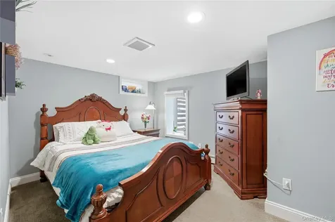 87 Laurel Drive Massapequa Park NY 11762