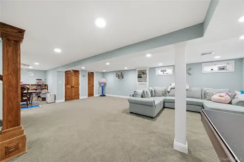 87 Laurel Drive Massapequa Park NY 11762