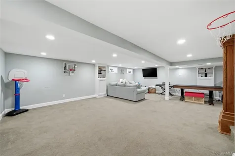 87 Laurel Drive Massapequa Park NY 11762