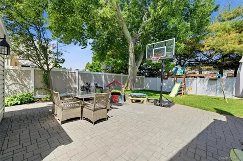 87 Laurel Drive Massapequa Park NY 11762