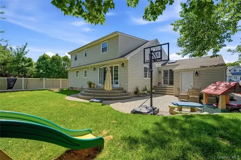 87 Laurel Drive Massapequa Park NY 11762