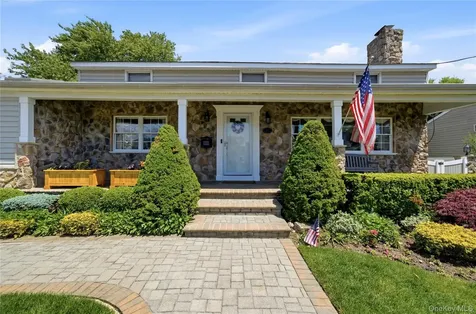 87 Laurel Drive Massapequa Park NY 11762