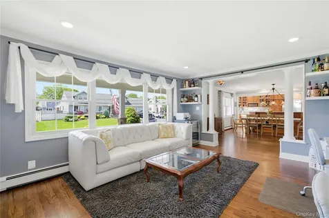 87 Laurel Drive Massapequa Park NY 11762