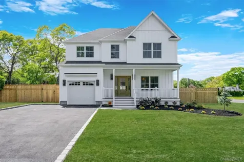 100 Bieselin Road Bellport Village NY 11713