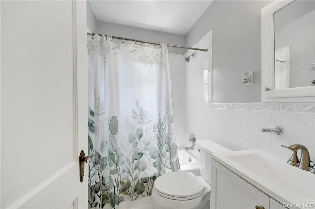 183 Elwood Avenue Hawthorne NY 10532
