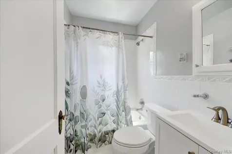 183 Elwood Avenue Hawthorne NY 10532