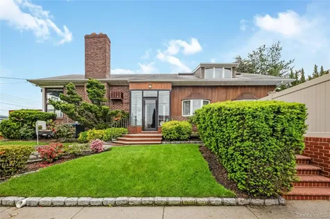 168-24 14th Avenue Beechhurst NY 11357