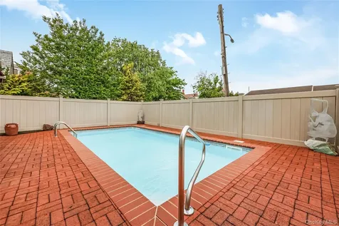168-24 14th Avenue Beechhurst NY 11357