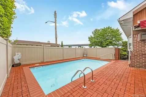 168-24 14th Avenue Beechhurst NY 11357