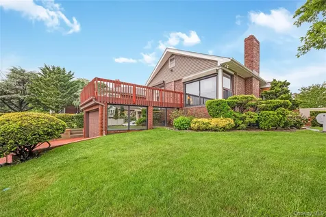 168-24 14th Avenue Beechhurst NY 11357