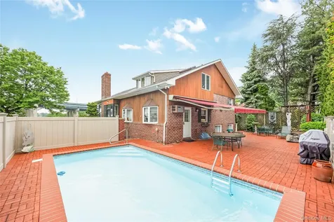 168-24 14th Avenue Beechhurst NY 11357