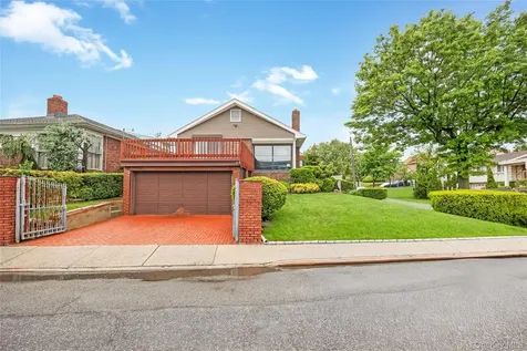 168-24 14th Avenue Beechhurst NY 11357