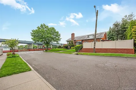 168-24 14th Avenue Beechhurst NY 11357