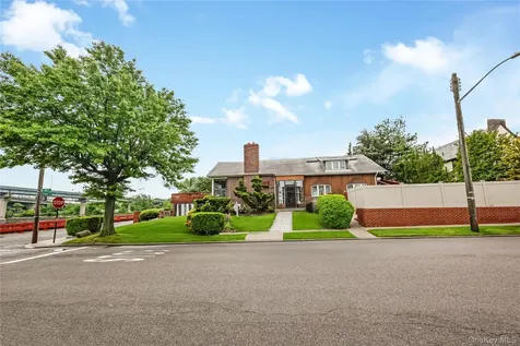 168-24 14th Avenue Beechhurst NY 11357