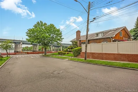168-24 14th Avenue Beechhurst NY 11357