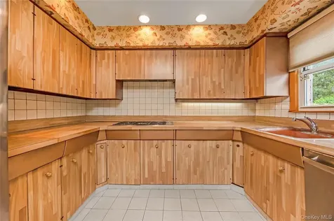 168-24 14th Avenue Beechhurst NY 11357