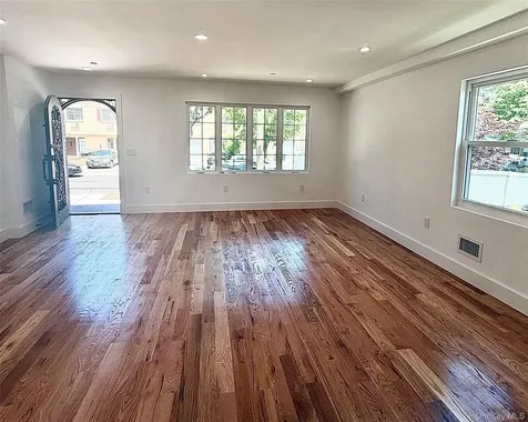 342 E 234th Street E Bronx NY 10470