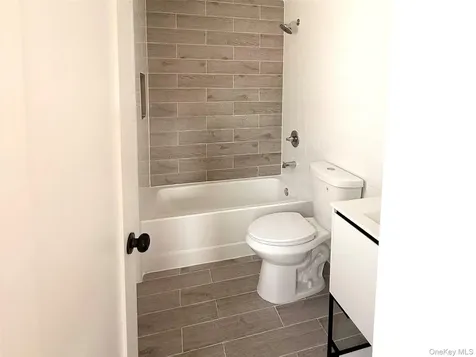 342 E 234th Street E Bronx NY 10470