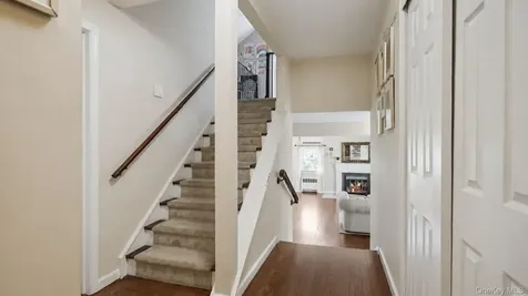25 Manor Avenue White Plains NY 10605