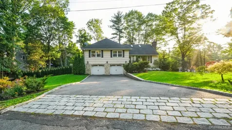 25 Manor Avenue White Plains NY 10605