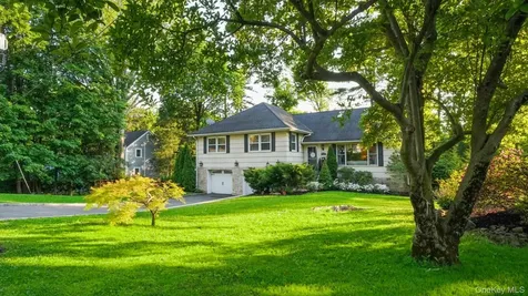 25 Manor Avenue White Plains NY 10605