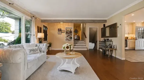25 Manor Avenue White Plains NY 10605