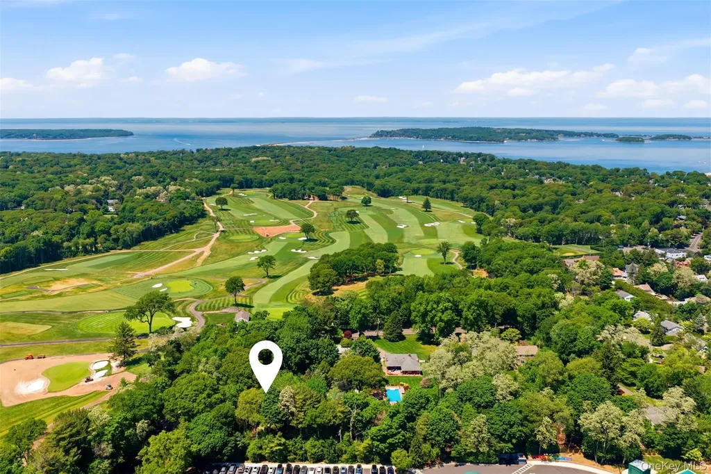 54 Washington Drive Centerport NY 11721