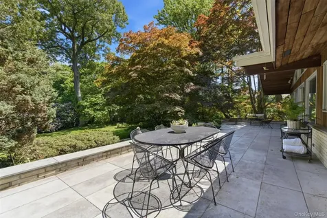 54 Washington Drive Centerport NY 11721