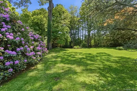 54 Washington Drive Centerport NY 11721