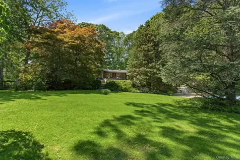 54 Washington Drive Centerport NY 11721
