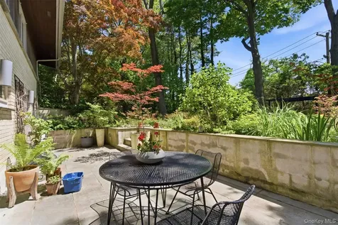54 Washington Drive Centerport NY 11721