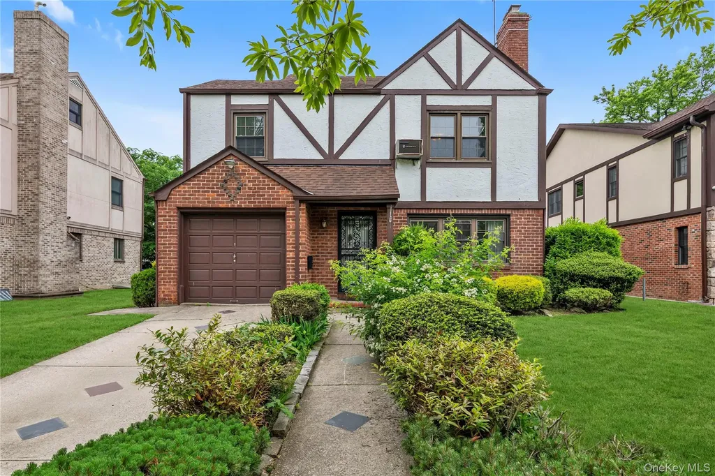 85-22 218th Street Hollis Hills NY 11427