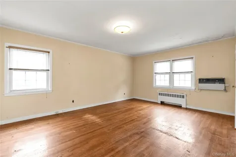 85-22 218th Street Hollis Hills NY 11427