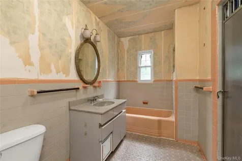 85-22 218th Street Hollis Hills NY 11427