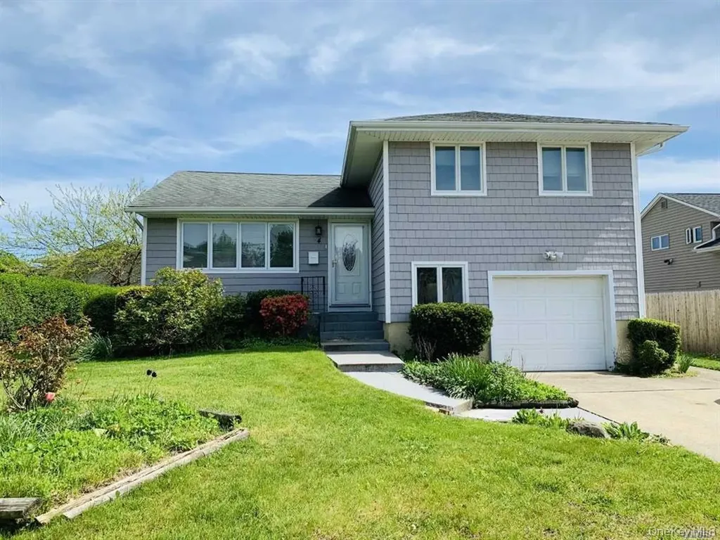 4 Willow Place Hicksville NY 11801