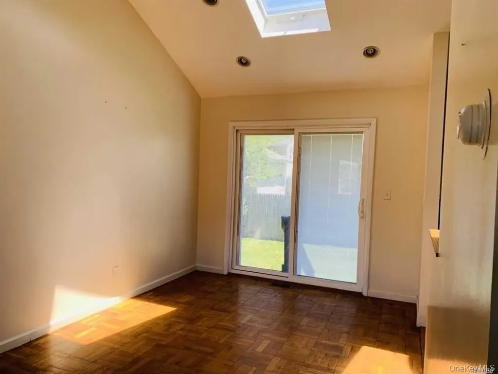 4 Willow Place Hicksville NY 11801