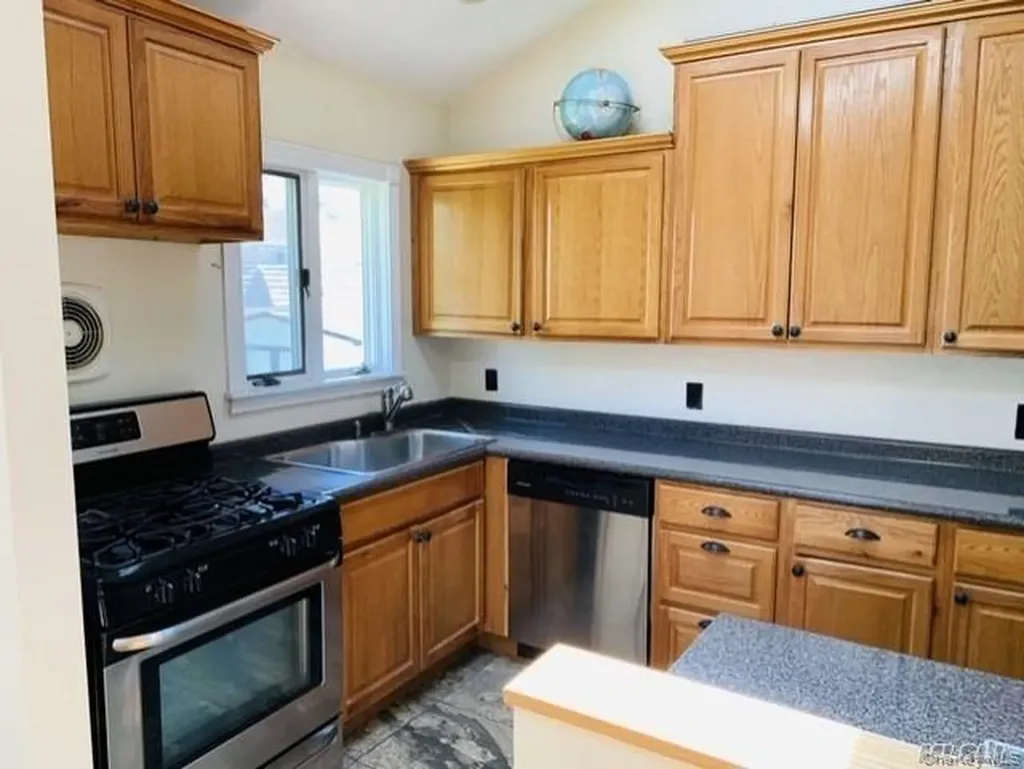 4 Willow Place Hicksville NY 11801